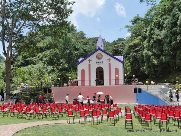 大黑松小倆口 傳統與浪漫的結合-埔里月老教堂:【景點】南投月老教堂.愛情故事館@埔里元首館King Garden : 大黑松小倆口的浪漫,就是終成眷屬? 南投埔里一日遊~景點第一站!