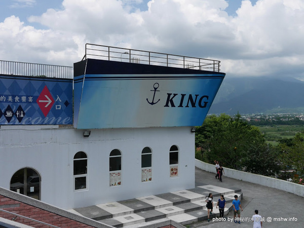 大黑松小倆口 傳統與浪漫的結合-埔里月老教堂:【景點】南投月老教堂.愛情故事館@埔里元首館King Garden : 大黑松小倆口的浪漫,就是終成眷屬? 南投埔里一日遊~景點第一站!