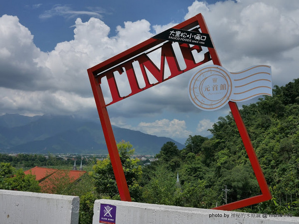 大黑松小倆口 傳統與浪漫的結合-埔里月老教堂:【景點】南投月老教堂.愛情故事館@埔里元首館King Garden : 大黑松小倆口的浪漫,就是終成眷屬? 南投埔里一日遊~景點第一站!