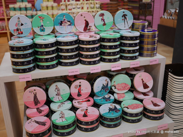 大黑松小倆口 傳統與浪漫的結合-埔里月老教堂:【景點】南投月老教堂.愛情故事館@埔里元首館King Garden : 大黑松小倆口的浪漫,就是終成眷屬? 南投埔里一日遊~景點第一站!