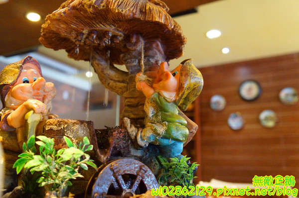 MissBanana巴娜娜的早午茶趣:【台南-中西區】小巷裡的春天...巧遇可愛歪國人...薄餅/免服務費《MissBanana巴娜娜的早午茶趣》