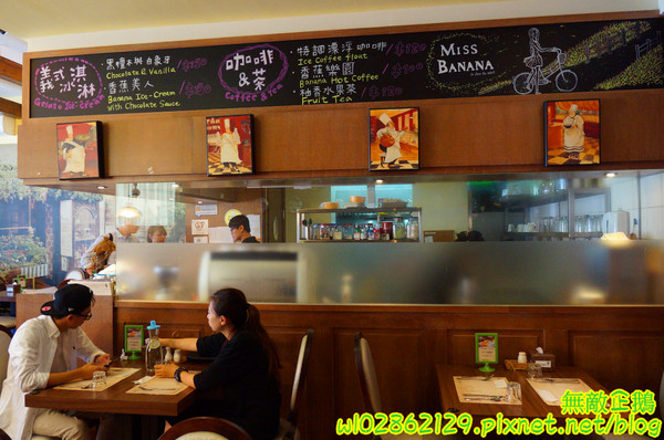 MissBanana巴娜娜的早午茶趣:【台南-中西區】小巷裡的春天...巧遇可愛歪國人...薄餅/免服務費《MissBanana巴娜娜的早午茶趣》