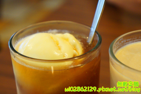 MissBanana巴娜娜的早午茶趣:【台南-中西區】小巷裡的春天...巧遇可愛歪國人...薄餅/免服務費《MissBanana巴娜娜的早午茶趣》