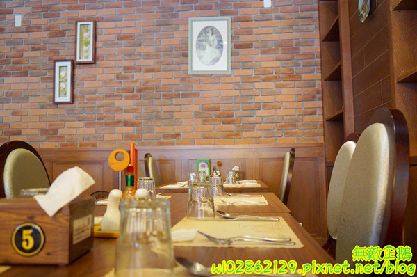 MissBanana巴娜娜的早午茶趣:【台南-中西區】小巷裡的春天...巧遇可愛歪國人...薄餅/免服務費《MissBanana巴娜娜的早午茶趣》