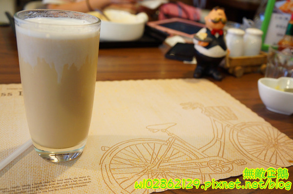 MissBanana巴娜娜的早午茶趣:【台南-中西區】小巷裡的春天...巧遇可愛歪國人...薄餅/免服務費《MissBanana巴娜娜的早午茶趣》