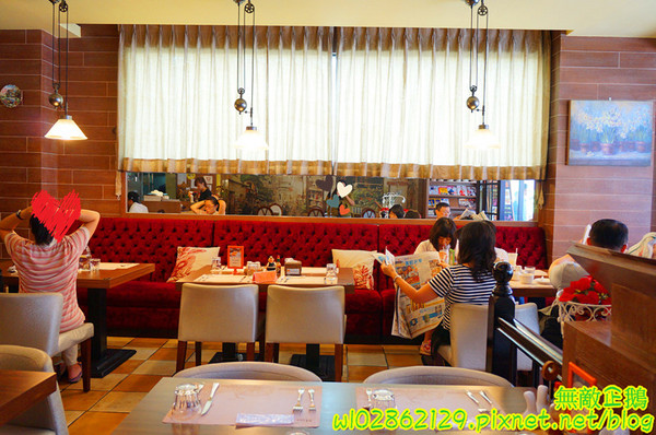 MissBanana巴娜娜的早午茶趣:【台南-中西區】小巷裡的春天...巧遇可愛歪國人...薄餅/免服務費《MissBanana巴娜娜的早午茶趣》