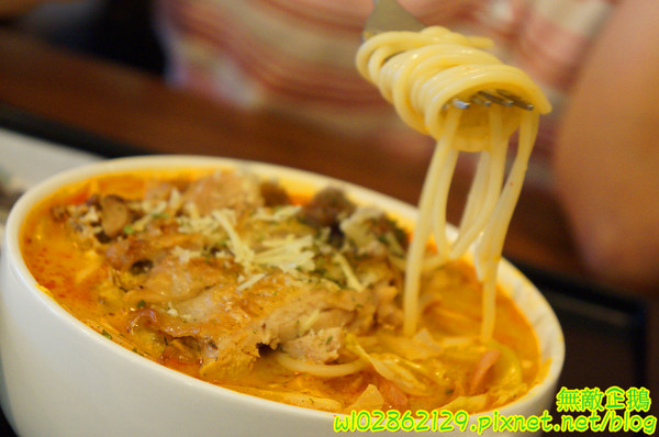 MissBanana巴娜娜的早午茶趣:【台南-中西區】小巷裡的春天...巧遇可愛歪國人...薄餅/免服務費《MissBanana巴娜娜的早午茶趣》