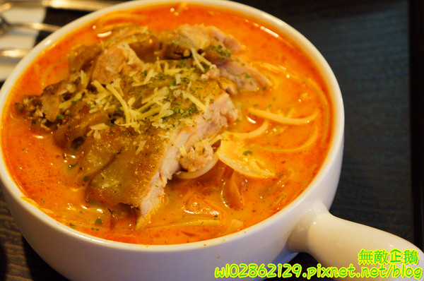 MissBanana巴娜娜的早午茶趣:【台南-中西區】小巷裡的春天...巧遇可愛歪國人...薄餅/免服務費《MissBanana巴娜娜的早午茶趣》