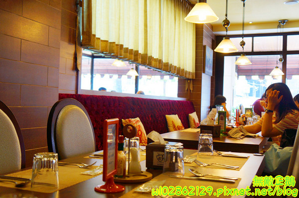 MissBanana巴娜娜的早午茶趣:【台南-中西區】小巷裡的春天...巧遇可愛歪國人...薄餅/免服務費《MissBanana巴娜娜的早午茶趣》