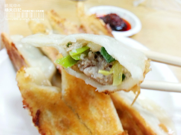 阿財鍋貼水餃(天母店)：【阿財鍋貼水餃】庶民銅板美食 舌尖上的酥脆小確幸