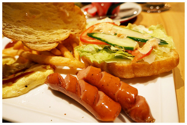 聽說not only Cafe'：永和♬夜市口外品咖啡，美味可頌堡早午餐新鮮供應！　聽說not only Cafe