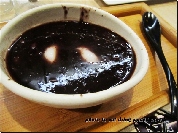 藍屋日本料理(板橋大遠百新站店):藍屋日本料理的甜點令我驚豔