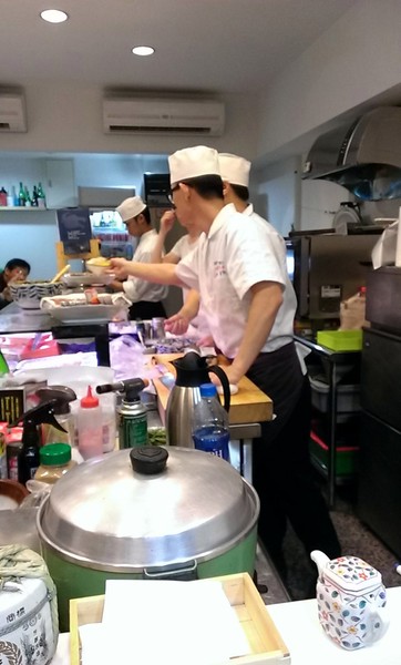 二男手攥小家日式料理：【二男手攥壽司 新鮮海味深得我心】