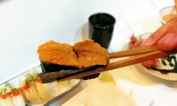 二男手攥小家日式料理：【二男手攥壽司 新鮮海味深得我心】