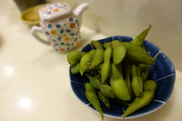 二男（小家料理）：(胖樺食記) 中和必吃美食「二男ほんかく小家料理」。高CP值人氣排隊名店名不虛傳