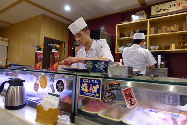 二男手攥小家日式料理:(胖樺食記)中永和高CP值「二男ほんかく小家料理」,推薦中永和必吃日式料理/丼飯/炙燒/中和環球購物中心