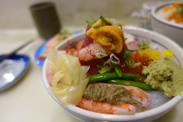 二男（小家料理）：(胖樺食記) 中和必吃美食「二男ほんかく小家料理」。高CP值人氣排隊名店名不虛傳