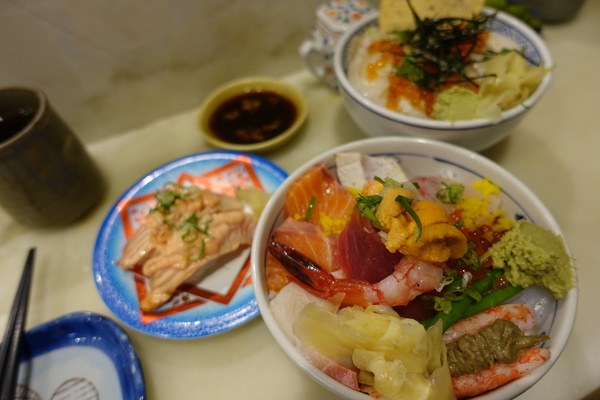 二男（小家料理）：(胖樺食記) 中和必吃美食「二男ほんかく小家料理」。高CP值人氣排隊名店名不虛傳