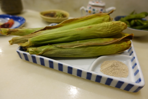 二男（小家料理）：(胖樺食記) 中和必吃美食「二男ほんかく小家料理」。高CP值人氣排隊名店名不虛傳