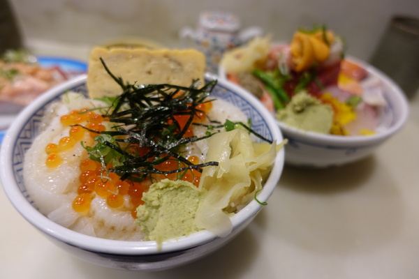 二男（小家料理）：(胖樺食記) 中和必吃美食「二男ほんかく小家料理」。高CP值人氣排隊名店名不虛傳