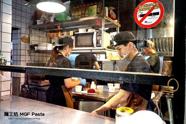 MGF JR.PASTA 小麵工坊義大利麵：【新店七張義大利麵  推薦】cp值超高之爆肚義式美食饗宴 ✿✿ 麵工坊 MGF Pasta（七張店）✿✿（附菜單）