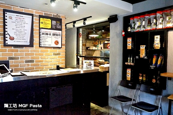 MGF JR.PASTA 小麵工坊義大利麵：【新店七張義大利麵  推薦】cp值超高之爆肚義式美食饗宴 ✿✿ 麵工坊 MGF Pasta（七張店）✿✿（附菜單）