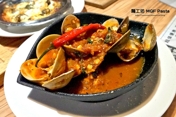 MGF JR.PASTA 小麵工坊義大利麵：【新店七張義大利麵  推薦】cp值超高之爆肚義式美食饗宴 ✿✿ 麵工坊 MGF Pasta（七張店）✿✿（附菜單）