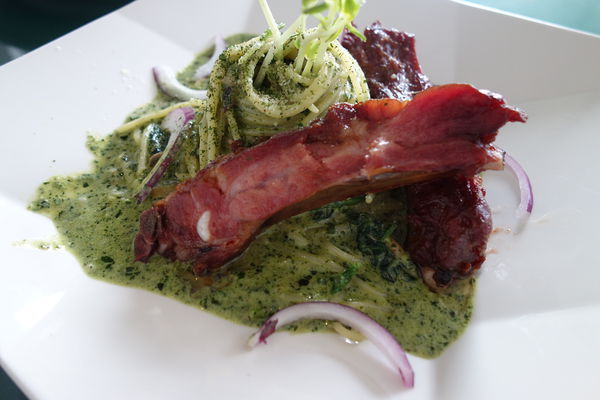 MUMU白姆森林：MUMU白姆森林 大嗑八盎斯的牛肉漢堡喚著花生醬的甜鹹妙滋味