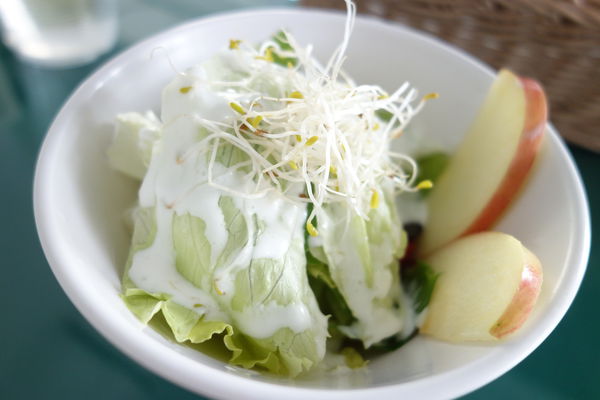 MUMU白姆森林：MUMU白姆森林 大嗑八盎斯的牛肉漢堡喚著花生醬的甜鹹妙滋味