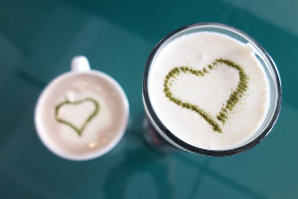 MUMU白姆森林：MUMU白姆森林 大嗑八盎斯的牛肉漢堡喚著花生醬的甜鹹妙滋味