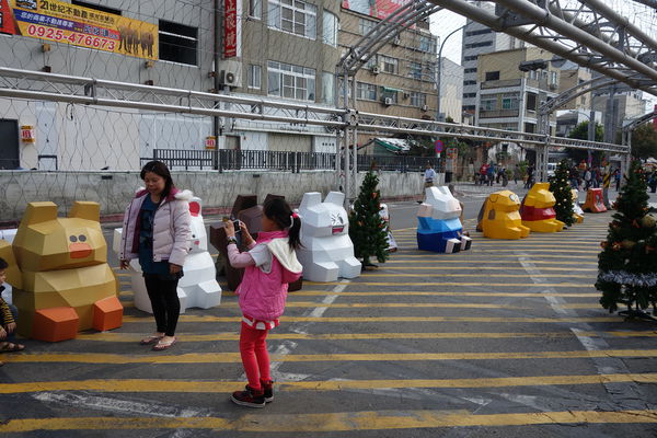 MUMU白姆森林：MUMU白姆森林 大嗑八盎斯的牛肉漢堡喚著花生醬的甜鹹妙滋味