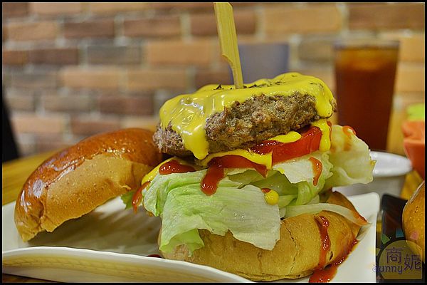 LAX Burger 美式漢堡店：LAX Burger 美式漢堡店。平價卻不馬虎的美式漢堡店