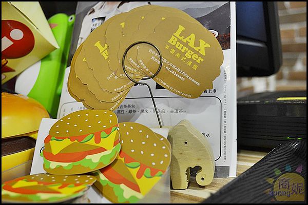 LAX Burger 美式漢堡店：LAX Burger 美式漢堡店。平價卻不馬虎的美式漢堡店