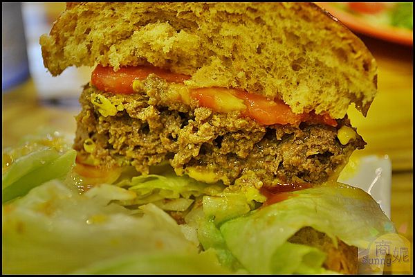LAX Burger 美式漢堡店：LAX Burger 美式漢堡店。平價卻不馬虎的美式漢堡店