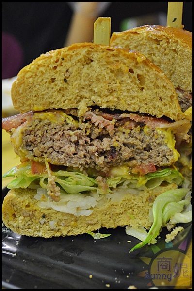 LAX Burger 美式漢堡店：LAX Burger 美式漢堡店。平價卻不馬虎的美式漢堡店