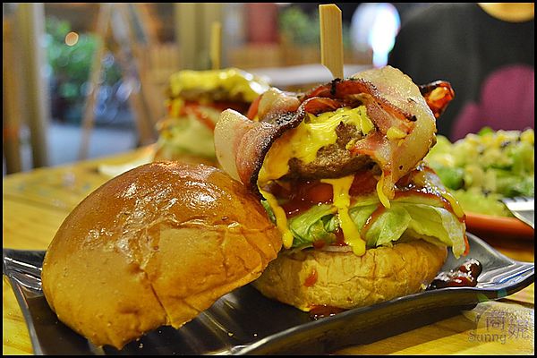 LAX Burger 美式漢堡店：LAX Burger 美式漢堡店。平價卻不馬虎的美式漢堡店