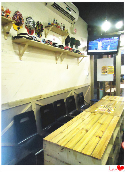 LAX Burger 美式漢堡店：【愛評口碑券♥第十八彈】漢堡厚到讓你吃到落下巴 @LAX Burger 美式漢堡店