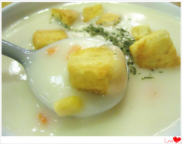 LAX Burger 美式漢堡店：【愛評口碑券♥第十八彈】漢堡厚到讓你吃到落下巴 @LAX Burger 美式漢堡店