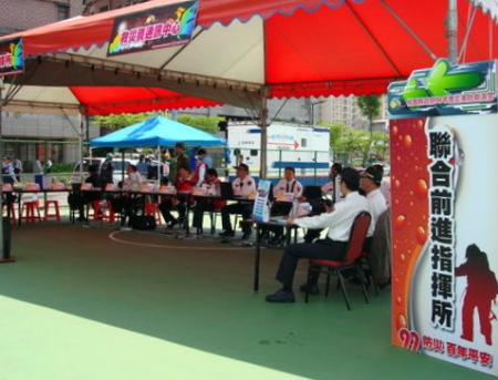 龜山第一河濱公園：99年度災害防救演習　河濱公園演練現拍