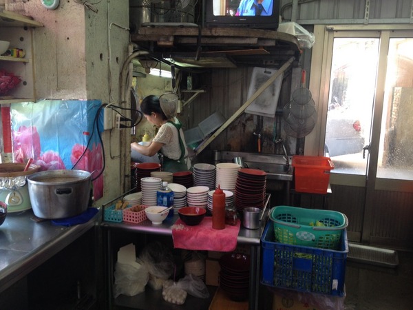 孔廟南投意麵:<小吃>孔廟南投意麵-Q彈麵條搭配香濃肉臊,不是絞肉~是肉塊唷!!