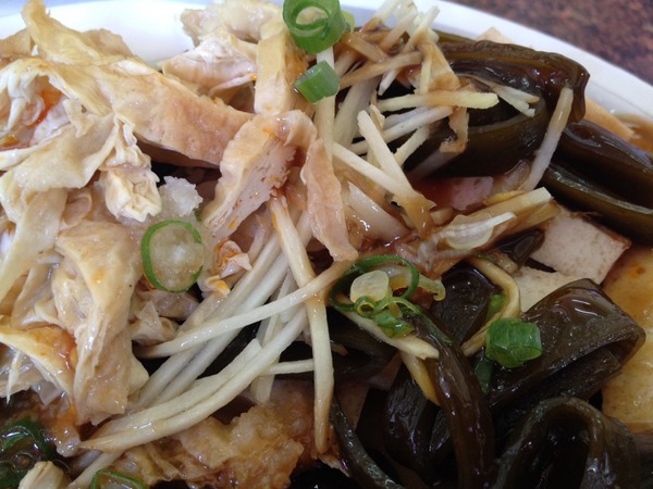 孔廟南投意麵:<小吃>孔廟南投意麵-Q彈麵條搭配香濃肉臊,不是絞肉~是肉塊唷!!