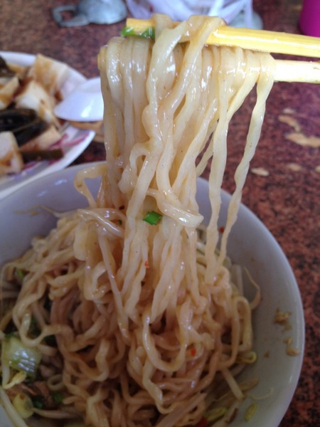 孔廟南投意麵:<小吃>孔廟南投意麵-Q彈麵條搭配香濃肉臊,不是絞肉~是肉塊唷!!