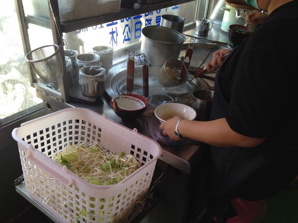 孔廟南投意麵:<小吃>孔廟南投意麵-Q彈麵條搭配香濃肉臊,不是絞肉~是肉塊唷!!