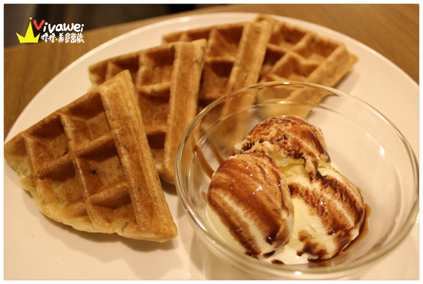 Triple L Cafe:台北士林區|七月份新開幕環境舒適輕食專賣店『Triple L Cafe』