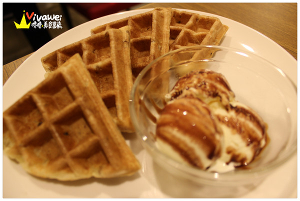 Triple L Cafe:台北士林區|七月份新開幕環境舒適輕食專賣店『Triple L Cafe』