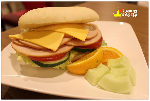 Triple L Cafe:台北士林區|七月份新開幕環境舒適輕食專賣店『Triple L Cafe』