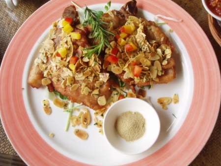 春天農場-春天香草廚房：［杏仁瓦片豬排］值得再試的好口味