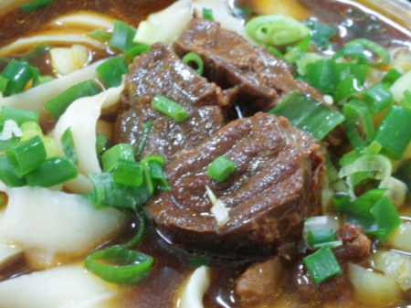 大方蘭州拉麵館：很想退貨的砂鍋削麵堡