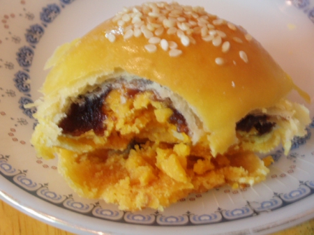 周老爸時尚餅舖：周老爸蛋黃酥～媽咪說:真有料ㄜ