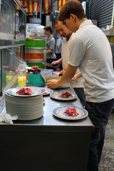 阿裕現宰牛肉涮涮鍋：[台南]觀光客退散!!!!在地狼吃的台南味 阿裕現宰牛肉涮涮鍋